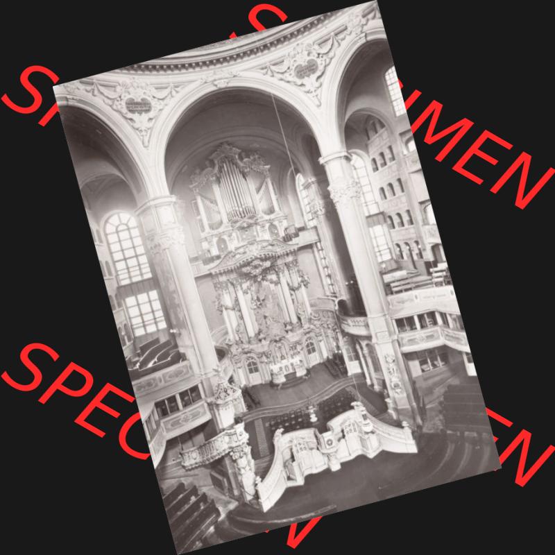 Ansichtskarte DDR Bezirk Dresden, Kreis Dresden, Stadt Dresden: Frauenkirche Blick von der Empone nach dem Altar (1) Sammlung
