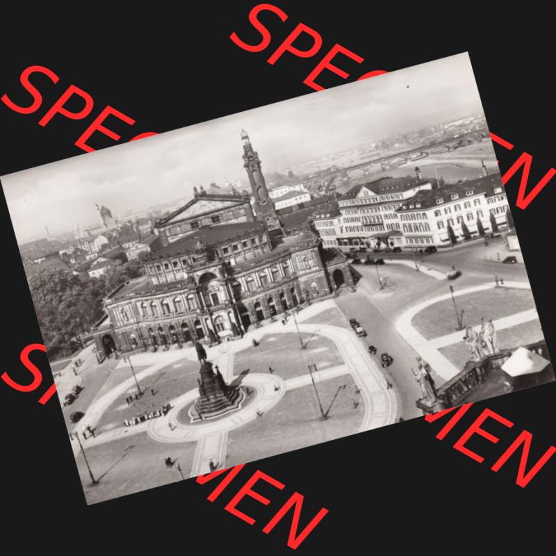 Ansichtskarte DDR Bezirk Dresden, Kreis Dresden, Stadt Dresden: Blick vom Schloßturm auf Theaterplatz mit Opermhaus und Hotel (1) Sammlung