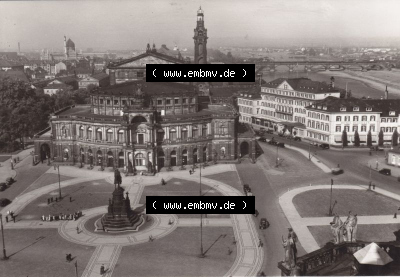 Ansichtskarte DDR Bezirk Dresden, Kreis Dresden, Stadt Dresden: Blick vom Schloßturm auf Theaterplatz (1) Sammlung