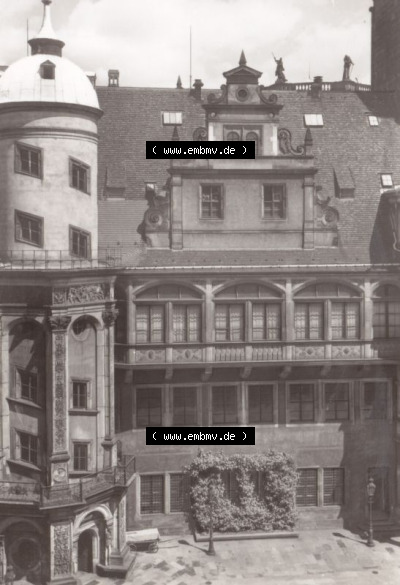 Ansichtskarte DDR Bezirk Dresden, Kreis Dresden, Stadt Dresden: Ehem. königl. Residenzschloß, Großer Hof (1) Sammlung