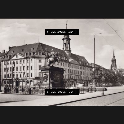 Ansichtskarte DDR Bezirk Dresden, Kreis Dresden, Stadt Dresden: Neustädter Rathaus und Denkmal August des Starken (1) Sammlung