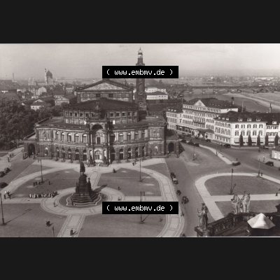 Ansichtskarte DDR Bezirk Dresden, Kreis Dresden, Stadt Dresden: Blick vom Schloßturm auf Theaterplatz (1) Sammlung