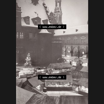 Ansichtskarte DDR Bezirk Dresden, Kreis Dresden, Stadt Dresden: Striezelmarkt im Stallhof, Blick nach der Gewehrgalerie (1) Sammlung