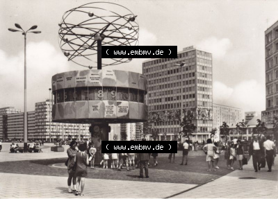 Ansichtskarte DDR Bezirk Berlin, Stadt Berlin: Alexanderplatz, Urania-Weltzeit-Uhr und Haus des Lehrers (1) Sammlung