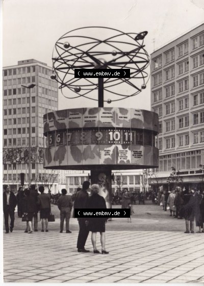 Ansichtskarte DDR Bezirk Berlin, Stadt Berlin: Alexanderplatz Urania-Weltzeit-Uhr (1) Sammlung