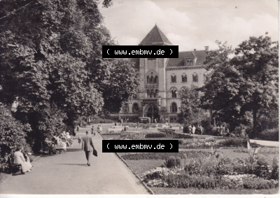 Ansichtskarte DDR Bezirk Halle, Stadtkreis Halle? Unbekannt: In s/w Schwarzweiß 1963, Parkanlage an der Hauptpost (1) Sammlung