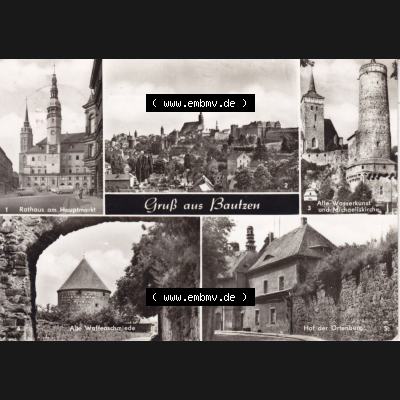 Ansichtskarte DDR Bezirk Dresden, Kreis Bautzen, Stadt Bautzen: In s/w Schwarzweiß Postkarte Rathaus am Hauptmarkt, Alte Wasserkunst, Alte Waffenschmiede (1) Sammlung