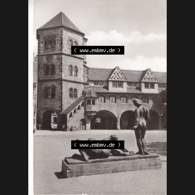 Ansichtskarte DDR Bezirk Halle, Stadtkreis Halle? Unbekannt: In s/w Schwarzweiß Burghof der Morizburg (1) Sammlung