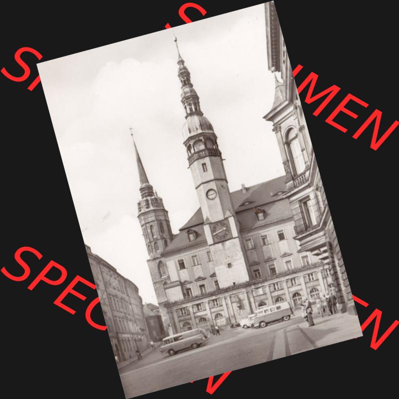 Ansichtskarte DDR Bezirk Dresden, Kreis Bautzen, Stadt Bautzen: In s/w Schwarzweiß Postkarte Rathaus am Hauptmarkt und Petziturm (1) Sammlung