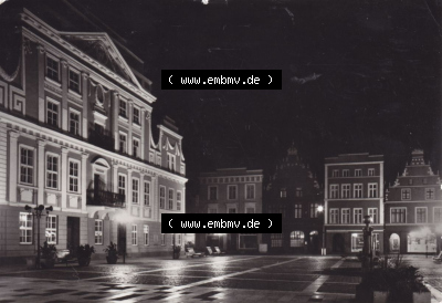 Ansichtskarte Bezirk Bezirk Schwerin, Kreis Güstrow, Stadt-Güstrow Markt bei Nacht (1) Sammlung