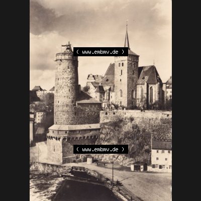 Ansichtskarte DDR Bezirk Dresden, Kreis Bautzen, Stadt Bautzen: In s/w Schwarzweiß Postkarte Alte Wasserkunst und Michaeliskirche (1) Sammlung