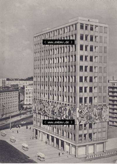Ansichtskarte DDR Bezirk Berlin, Stadt Berlin: In s/w Schwarzweiß Postkarte Das Haus des Lehrers in Berlin (1) Sammlung