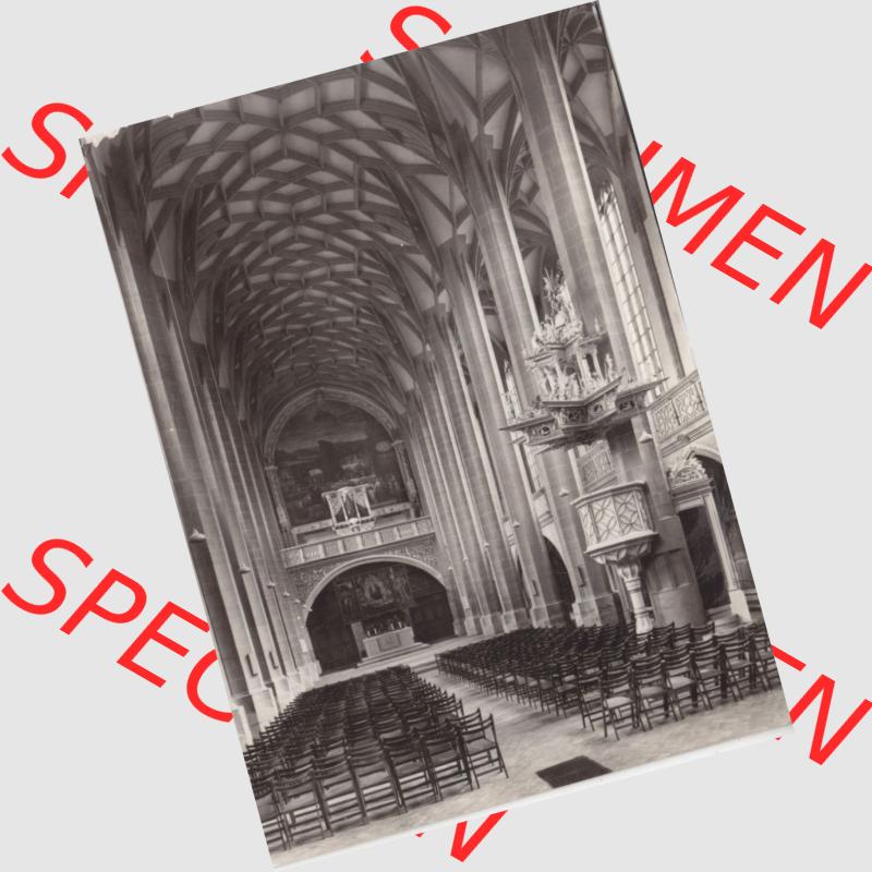 Ansichtskarte DDR Bezirk Halle, Stadtkreis Halle? Unbekannt: In s/w Schwarzweiß Inneres der Marktkirche, erbaut 1528-1554 (1) Sammlung