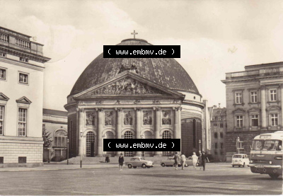 Ansichtskarte DDR Bezirk Berlin, Stadt Berlin: In s/w Schwarzweiß Postkarte DDR, Berlin Hauptstadt der DDR Hedwigs-Kathedrale... Sammlung