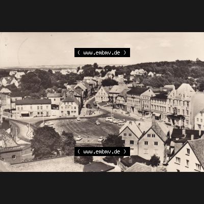 Ansichtskarte DDR Bezirk Rostock, Kreis Rügen, Stadt Bergen auf Rügen Karl-Marx-Platz, Marktplatz. Ansichtskarte bzw. Postkarte aus DDR-Zeiten der Deutschen Demokratischen... Sammlung