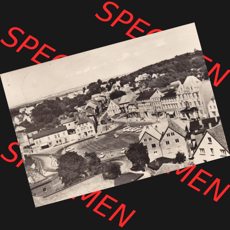 Ansichtskarte DDR Bezirk Rostock, Kreis Rügen, Stadt Bergen auf Rügen Karl-Marx-Platz, Marktplatz. Ansichtskarte bzw. Postkarte aus DDR-Zeiten der Deutschen Demokratischen... Sammlung
