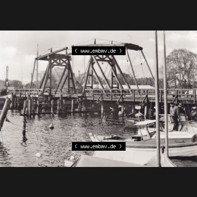 Ansichtskarte DDR Bezirk Rostock, Kreis Greifswald unsortiert Wiecker Brücke I. Ansichtskarte bzw. Postkarte in schwarzweiß - s/w aus DDR-Zeiten der Deutschen Demokratischen... Sammlung