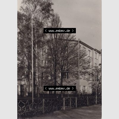 Alte Ansichtskarte DDR Bezirk Rostock, Kreis Rügen, Ostseebad Binz, Haus bei Binz auf Rügen, Hochformat. Ansichtskarte bzw. Postkarte in s/w - schwarzweiß... Sammlung