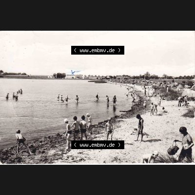 Ansichtskarte DDR Bezirk Rostock, Kreis Rügen, Stadt Putbus DDR, Neukamp (Rügen), Badestrand Putbus-Wreechen. Ansichtskarte bzw. Postkarte aus... Sammlung