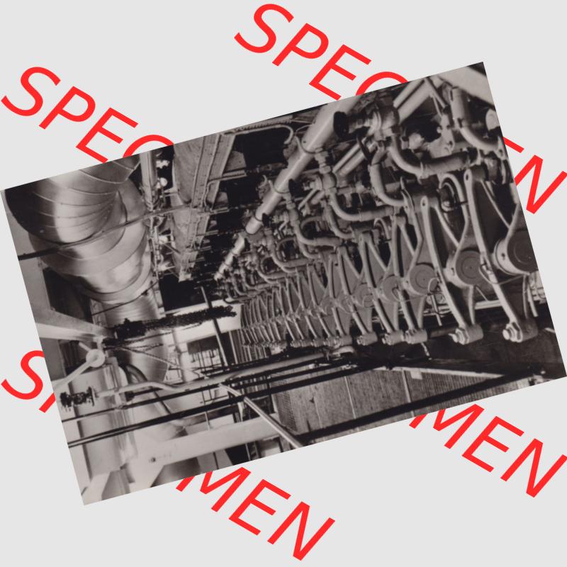 Echt Foto-Mappe der DDR, Fährschiff Die Saßnitz schwimmende Brücke über die Ostsee 1959, 7) Das Herz des Schiffes Saßnitz, der Maschinenraum (1).... Sammlung