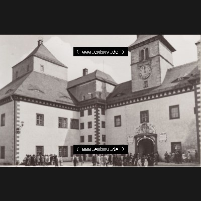 DDR Bezirk Karl-Marx-Stadt, Kreis Flöha, Stadt Augustusburg, VEB Verlag Bildpostkarten 901 Karl-Marx-Stadt, Augustusburg im Erzgebirge Schlosshof - Innenhof. Fotos aus... Sammlung