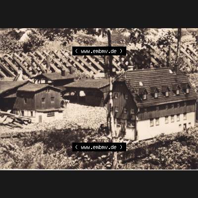 Fotos DDR, Bezirk Karl-Marx-Stadt, Kreis Flöha, Oederan/Sa. Klein-Erzgebirge 1975, 10 Fotobildchen, Verlag Erhard Neubert KG, Ansicht Strohhaus und Sägewerk... Sammlung