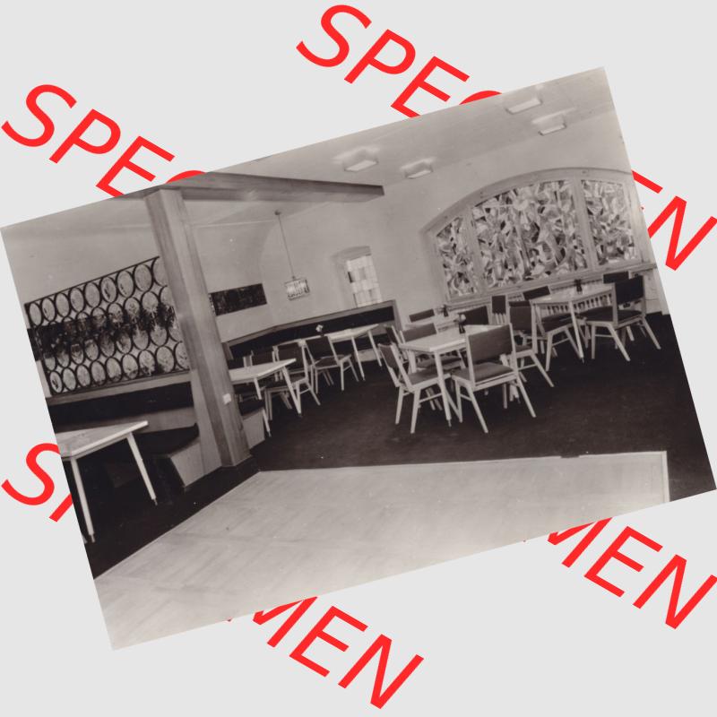 Alte Ansichtskarte DDR Bezirk Rostock, Kreis Rügen (Insel Rügen), Stadt Bergen - Rugard HO-Gaststätte 1972, Jagdzimmer in der HO-Rugard Gaststätte Bergen... Sammlung
