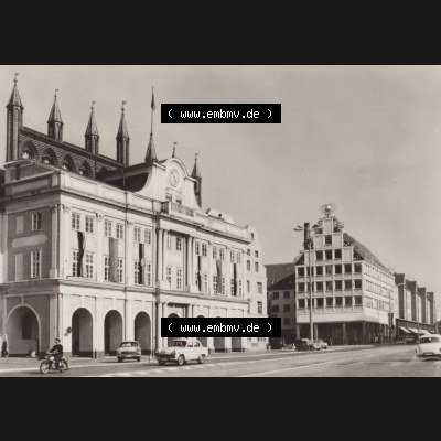 Ansichtskarte DDR Bezirk Rostock, Stadtkreis Rostock, Hansestadt Rostock Ansicht 1973, Rathaus uns Haus Sonne, Wohnheim der Deutschen Seereederei, Gaststätte.... Sammlung