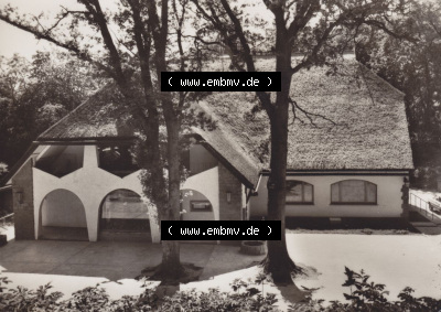 Alte Ansichtskarte DDR Bezirk Rostock, Kreis Rügen (Insel Rügen), Stadt Bergen - Rugard HO-Gaststätte 1974, Bergen auf Rügen... Sammlung