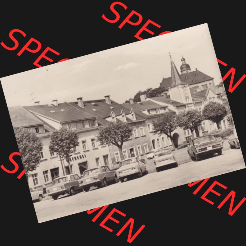 Fotos DDR, Bezirk Karl-Marx-Stadt, Kreis Brand-Erbisdorf, Klein-Stadt Frauenstein Platz des Friedens. Fotos in s/w bzw. in schwarzweiß der Burgruine Frauenstein... Sammlung