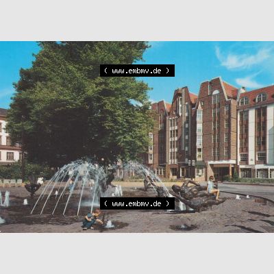 Alte Ansichtskarte mit Ansichten der DDR Bezirk Rostock, Stadtkreis Rostock, Hansestadt Rostock Rostocker Universitätsplatz. Alte Ansicht in der DDR Bezirk Rostock, Stadtkreis... Sammlung