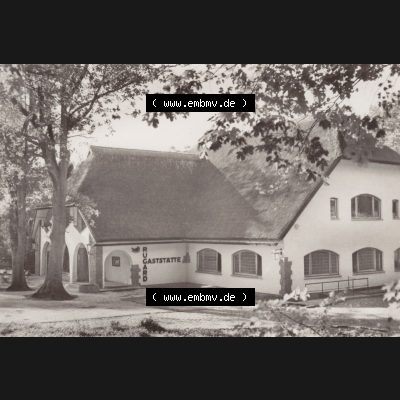 Alte Ansichtskarte DDR Bezirk Rostock, Kreis Rügen (Insel Rügen), Stadt Bergen 1972, Rugard-Gaststätte, Heldge-Verlag KG, Köthen/Anhalt Sammlung