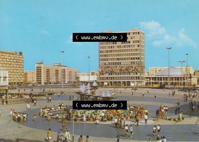 Stadt Berlin Ansicht in Farbe 1975, Alexanderplatz mit Blick zum Haus des Lehrers, Hauptstadt der DDR bis 1990 zu DDR-Zeiten Sammlung