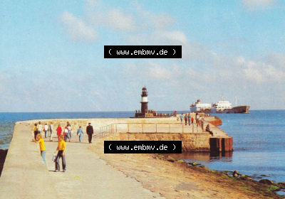 Ansichtskarten DDR Bezirk Rostock, Stadtkreis Rostock, Hansestadt Rostock-Warnemünde 1984, An der Mole mit Leuchtturm. DDR Bezirk... Sammlung