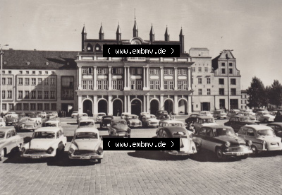 Ansichtskarte DDR Bezirk Rostock, Stadtkreis Rostock, Hansestadt Rostock Ansicht 1968, Rostocker Rathaus, Einbildkarte in Schwarzweiß.... Sammlung