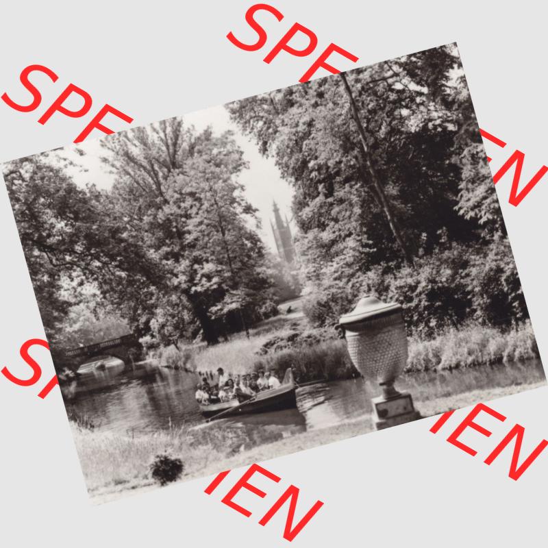 Altes Foto Wörlitz DDR Bezirk Halle, Kreis Wittenberg, Wörlitzer Park 1970-er Jahre in s/w, 1976, Goldene Urne. Foto-Abzüge aus DDR-Zeiten Bezirk Halle... Sammlung