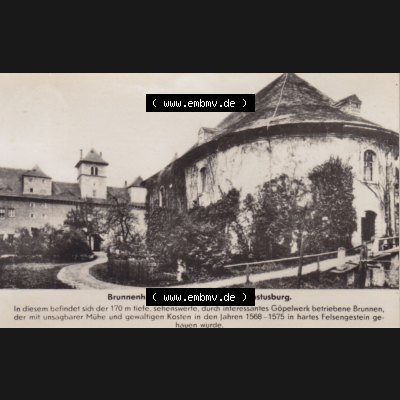 Altes Foto der DDR, Bezirk Karl-Marx-Stadt, Kreis Flöha, Stadt Augustusburg, Ansichten-Mappe von 1977, Brunnenhaus im Schlosshofe der Augustusburg Sammlung