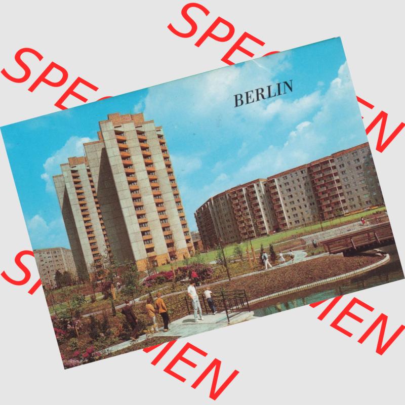 Alte Ansichtskarten der DDR, Berlin Hauptstadt der DDR, Mappe von 1988, Berlin - Thälmann-Platz. Alte digitalisierte DDR Postkarte aus privater Sammlung, Mappe mit Berliner... Sammlung
