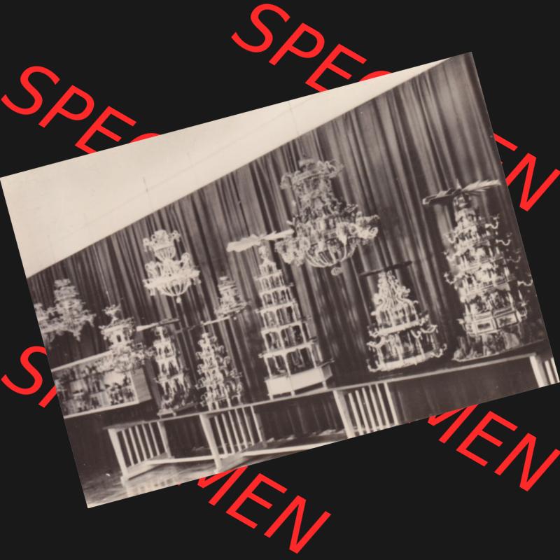 Alte Fotos DDR, Bezirk Karl-Marx-Stadt, Kreis Marienberg, Stadt Seiffen, Leporello Erzgebirgisches Spielzeugmuseum Seiffen 1975, Pyramiden und Hängeleuchten. Alte... Sammlung