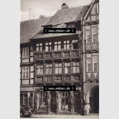 Altes Foto der DDR, Bezirk Magdeburg, Kreis Wernigerode, Stadt Wernigerode am Harz 1970, Haus aus dem 17. Jahrhundert. Das alte Foto wurde 1970 innerhalb einer Foto-Mappe... Sammlung