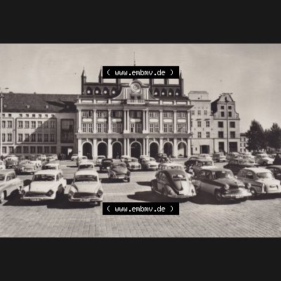Ansichtskarte DDR Bezirk Rostock, Stadtkreis Rostock, Hansestadt Rostock Ansicht 1968, Rostocker Rathaus, Einbildkarte in Schwarzweiß. Alte Ansicht in der DDR Bezirk... Sammlung
