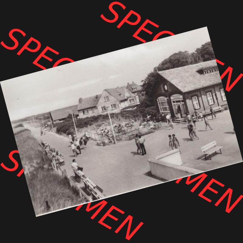 Altes Foto DDR Bezirk Rostock, Kreis Rostock, Ostseebad Graal-Müritz 1975, An der Milchbar Seestern. Altes Foto mit Ansicht der DDR Bezirk Rostock, Kreis Rostock,... Sammlung