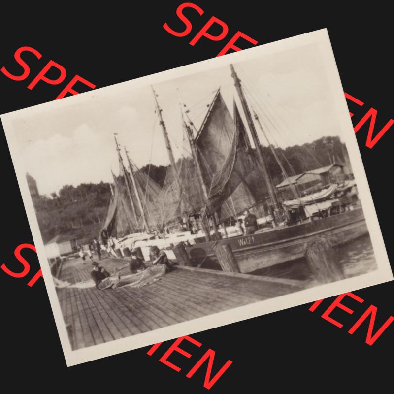 Altes Foto DDR Bezirk Rostock, Kreis Rügen, Ostseebad Sassnitz 1954, Fischkutter im Hafen von Saßnitz. Altes Foto DDR Bezirk Rostock, Kreis Rügen, Ostseebad... Sammlung