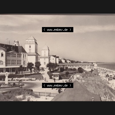 Alte Foto-Ansicht DDR Bezirk Rostock, Kreis Rügen Ostseebad Binz, Binzer Fotomappe 1976, Kurhaus am Strand. Altes Foto der DDR Bezirk Rostock, Kreis Rügen,... Sammlung
