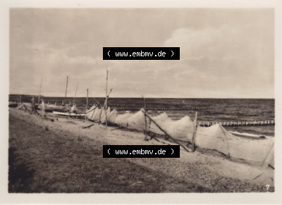 Altes Foto DDR Bezirk Rostock, Kreis Bad Doberan, Ostseebad Heiligendamm, 10 Aufnahmen für den Fotofreund 1953, 7. Netze am Strand.... Sammlung