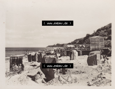 Altes Foto aus DDR Bezirk Rostock, Kreis Bad Doberan, Ostseebad Rerik 1955, Sommerfreuden. Foto in s/w - schwarzweiß aus DDR-Zeiten... Sammlung