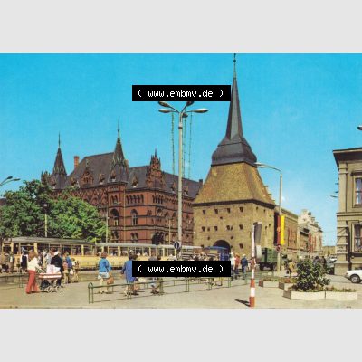 Alte Ansichtskarte mit Ansicht der DDR Bezirk Rostock, Stadtkreis & Hansestadt Rostock 1977, Rostocker Steintor. Digitales Bildmaterial von Farbigen bzw. Color Ansichtskarten... Sammlung