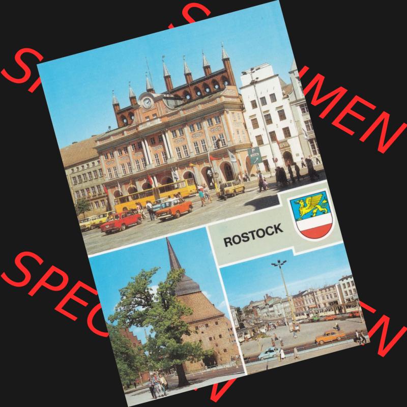 Alte Ansichtskarte mit Ansicht der DDR Bezirk Rostock, Stadtkreis & Hansestadt Rostock Rathaus, Friedenseiche von 1871, Doberaner Platz. Digitales Bildmaterial von Farbigen... Sammlung