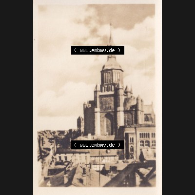 Alte Foto-Ansicht DDR Bezirk Rostock, Kreis Stralsund, Hansestadt Stralsund 4. Westansicht der Marienkirche. Foto aus Foto-Mappe vom Verlag Werner Schwarz, Stralsund.... Sammlung