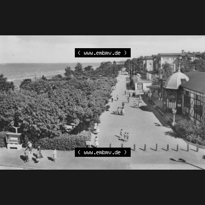 Foto mit Ansicht der DDR Bezirk Rostock, Kreis Wolgast, DDR Zinnowitz auf Usedom 1965, 4. Blick auf Promenade der Völkerfreundschaft, Heldge-Verlag KG - Köthen-Anh..... Sammlung
